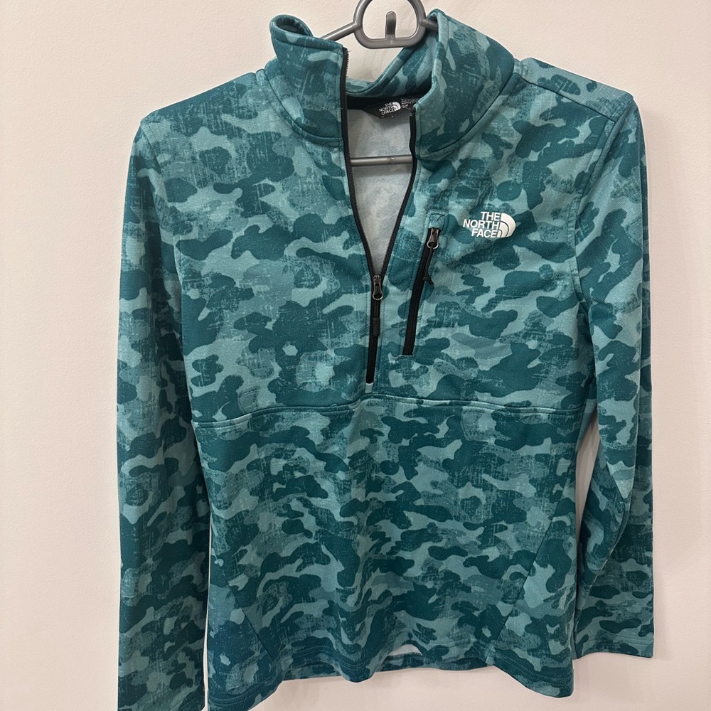 The North Face Women’s Teal Camo Pullover